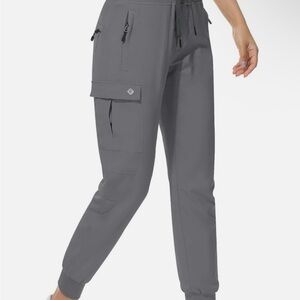 RlaGed NWT Woman’s Cargo Hiking Pants size Large